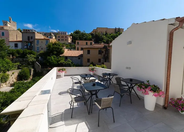 Numisia Guest House Terracina